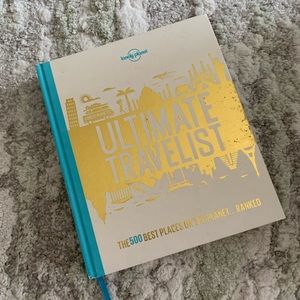 BN Lonely Planet Ultimate Travelist Coffee Book